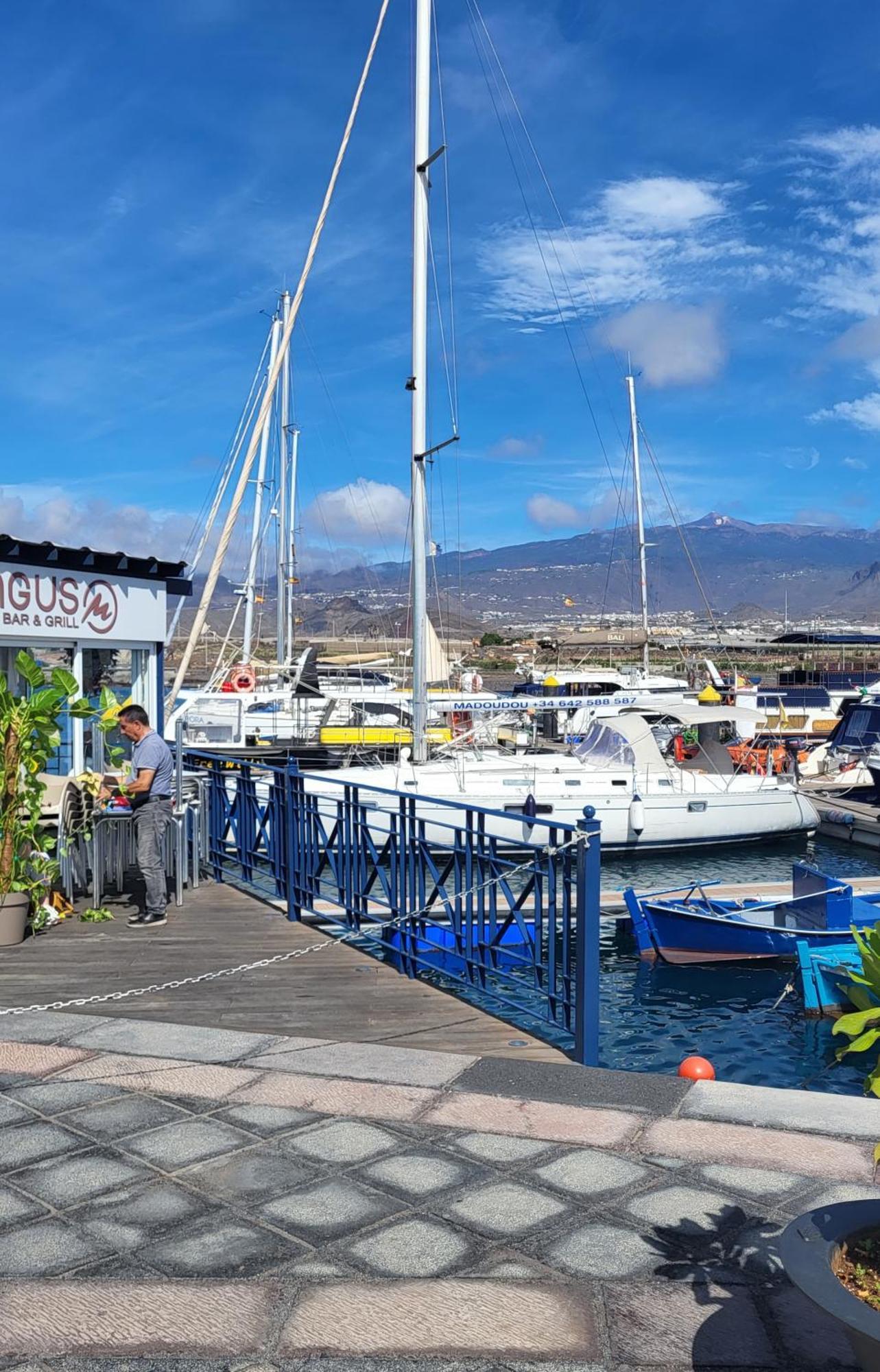 Yacht Oceanis Clipper Hotell Las Galletas Exteriör bild